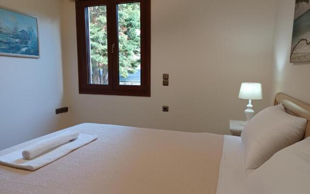 Heraklion Comfy House with Mountain View