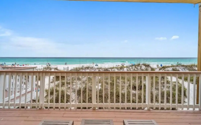 Green Reef #6- Beachfront Bliss