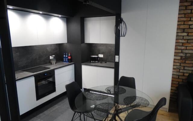 Black&White Apartment Bis - Małe Garbary 8