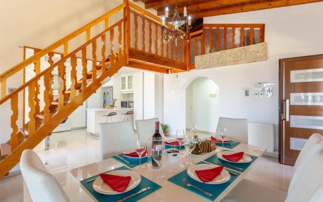 Villa Stone House in Neo Chorio