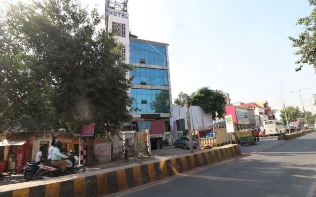 OYO 23158 Hotel The Taj