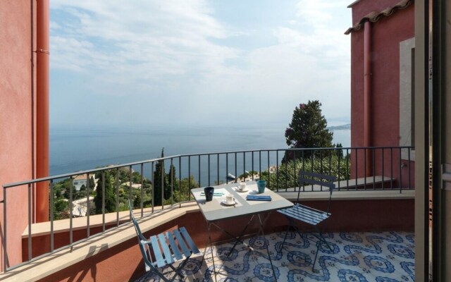 Luxury apt Near the Center of Taormina