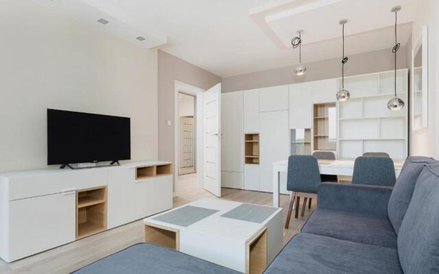 Premium apartment with a port view by Renters