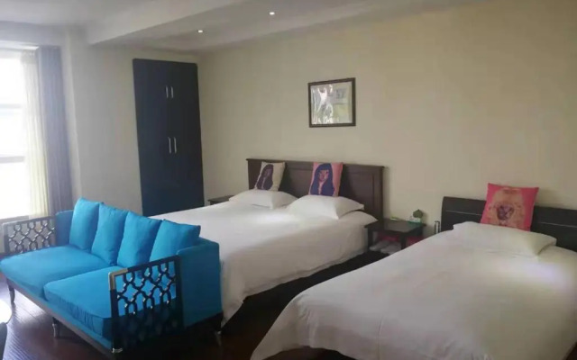 Xinlong Holiday Inn University of Petroleum