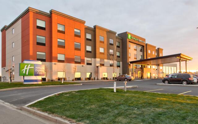 Holiday Inn Express & Suites North Battleford, an IHG Hotel