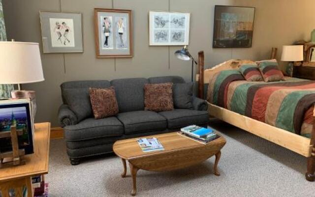 Abe's Spring Street Guest House