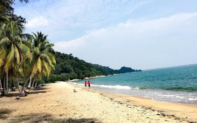 Fahaz Lumut Homestay
