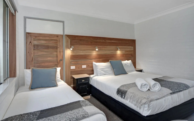 Pleasant Way River Lodge