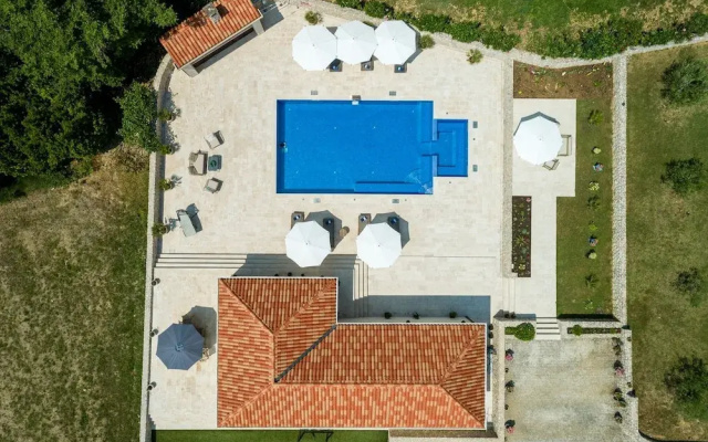 Villa Doline