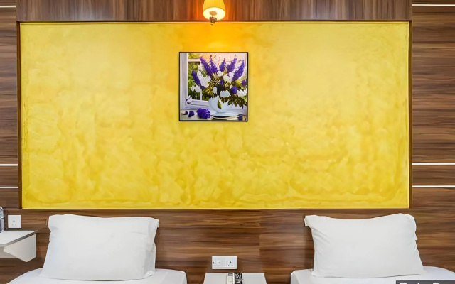 Golden Night Hotel