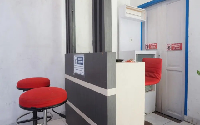 Hotel O Qq Kost Near Pantai Kebesaran Beach
