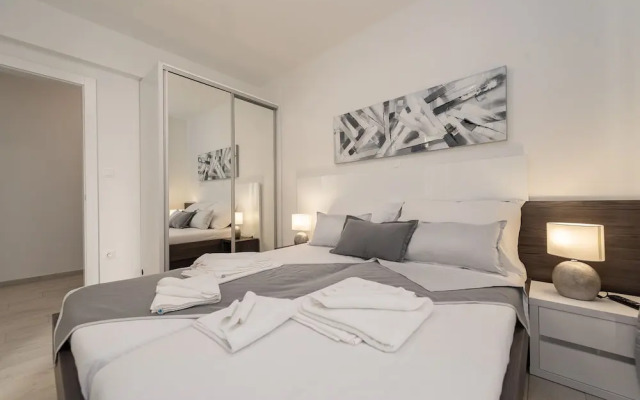 Apartments & Rooms Pool Villas Maris B