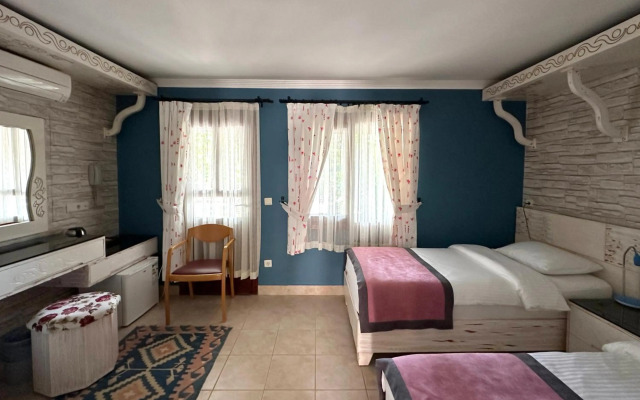 Azur Hotel