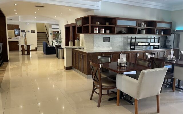 Best Western Plus Cumbres Aeropuerto