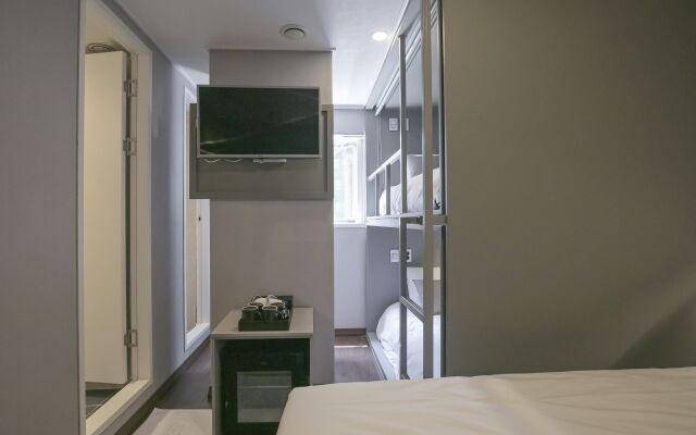 Philstay Myeongdong Station