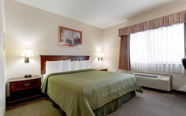 Holiday Inn Express & Suites Mountain View Silicon Valley, an IHG Hotel