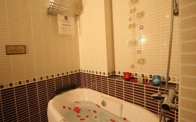 Hanoi House Hostel & Travel
