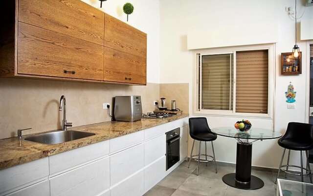 Magical 2BR Beach Bauhaus Stylish Nest