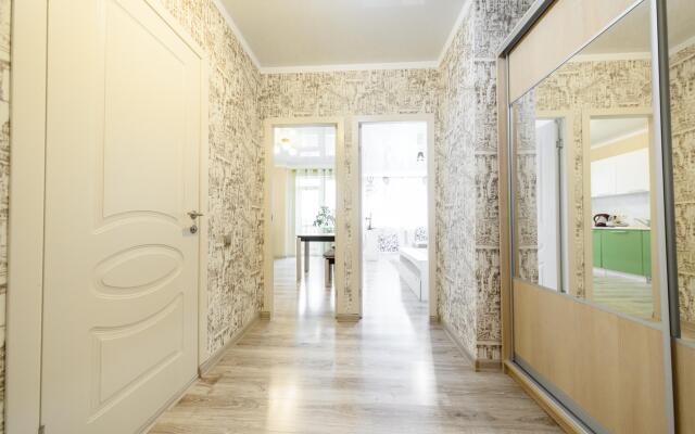 LetoApart (ЛетоАпарт) на улице  Революции 1905 года 35