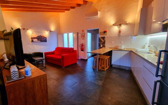Lovely Bed House With one Room in Monsaraz Castle