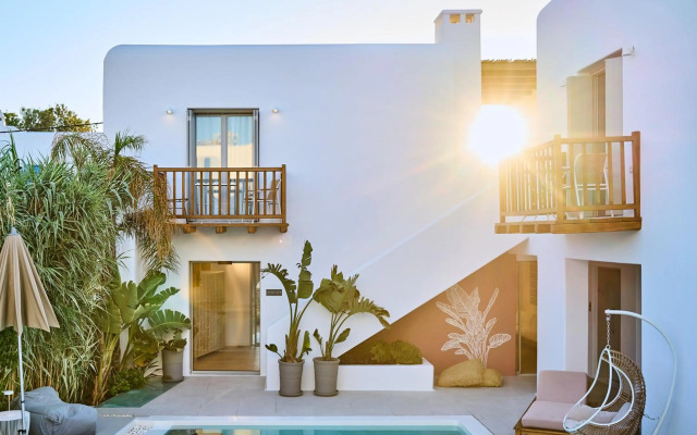 Adorno Beach Hotel & Suites