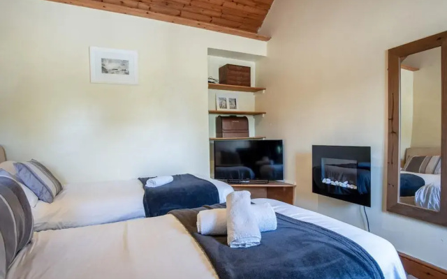 Bullcroft - 6 Bedroom House - Oxwich