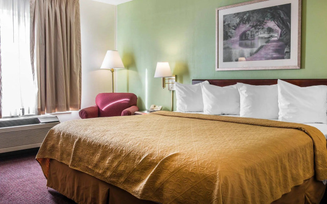 Quality Inn Toledo Airport