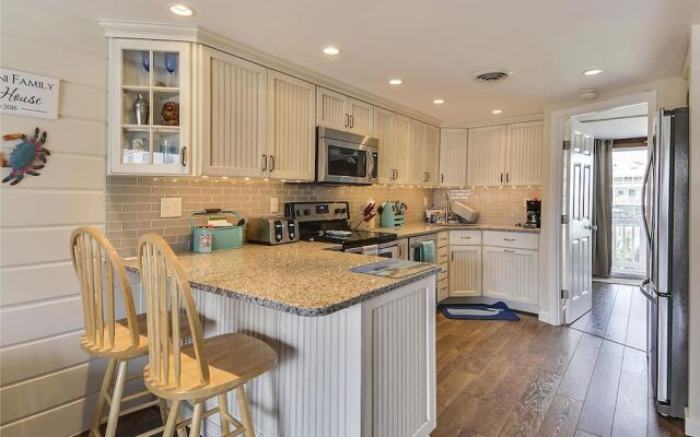 Atlantic Watergate 23 by Long & Foster