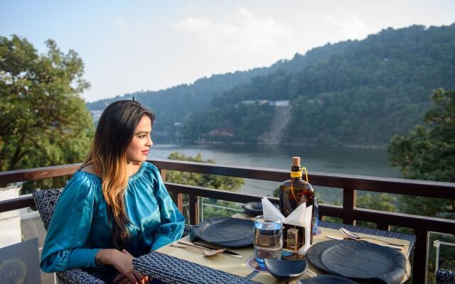 Foxoso The Mall Road