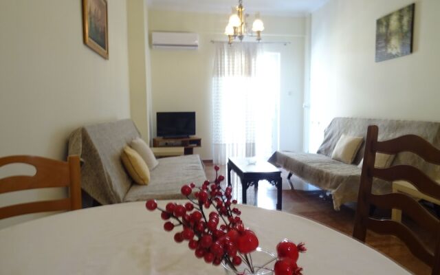 Modern Traditional Central Apartment