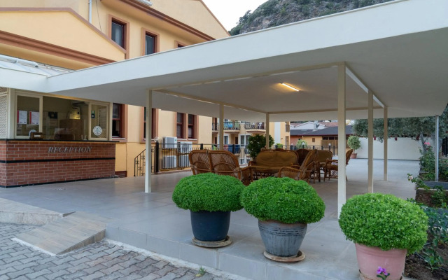 Belcehan Beach Hotel