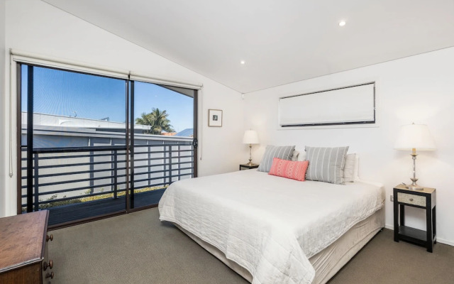 A PERFECT STAY - Sandy Feet