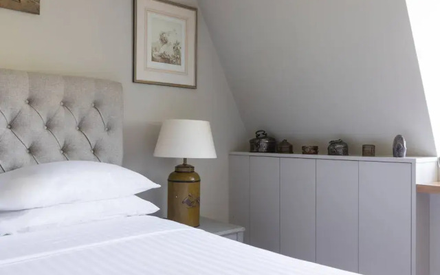 Elm Park Gardens XVI by Onefinestay