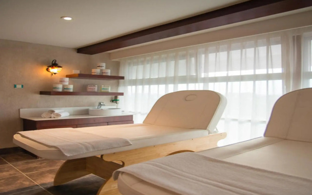 Diamond Plaza Apartments