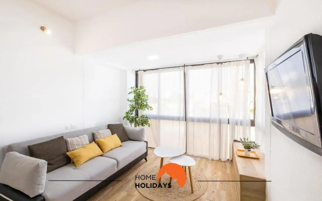 #011 NewTown Modern Flat near Oura Beach