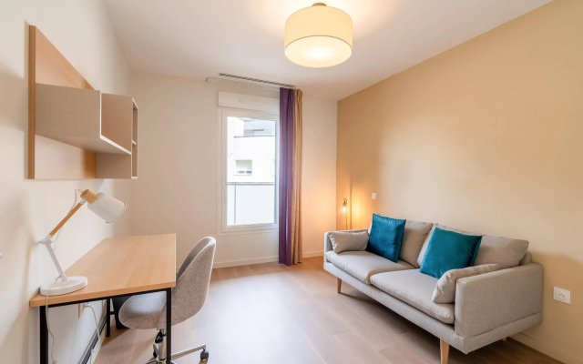 Quality Suites Villefontaine