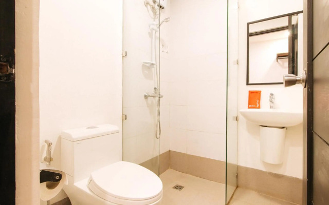 RedDoorz Plus Near Bamboo Organ Las Piñas
