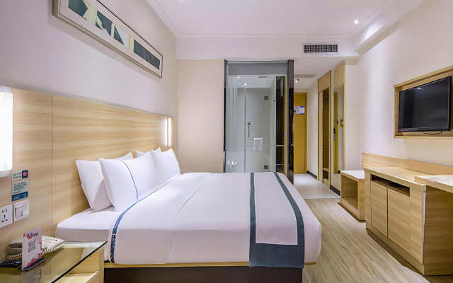 City Comfort Inn Hotel (Zhanjiang Huaduhui Dingsheng Square)