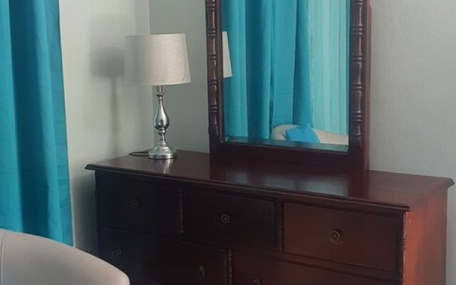 Gated Studio By The Pavillian Mall Near US Embassy Liguanea Kingston