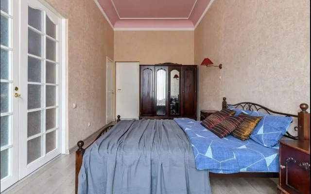 Апартаменты Spb2Day на улице Рубинштейна 15-17