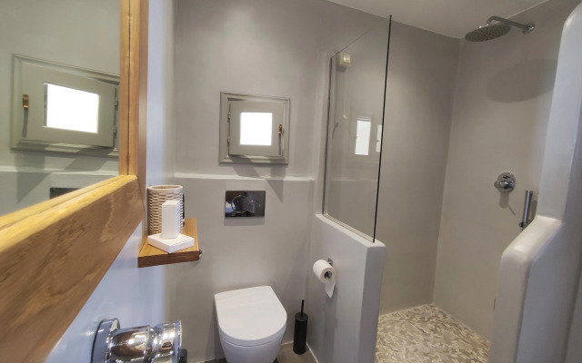 Proteas Hotel & Suites