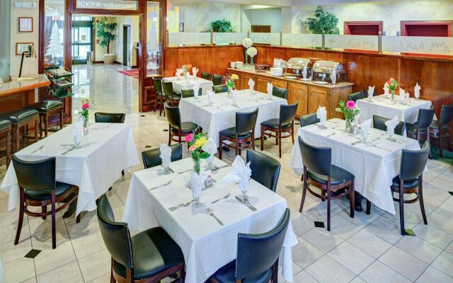 Lake Natoma Inn