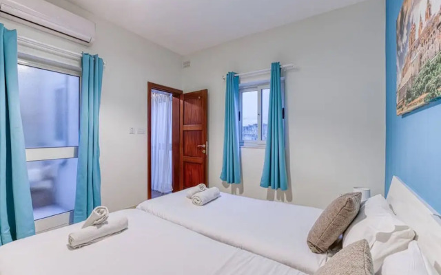 St James the Traditional 4-bed Townhouse Terrace