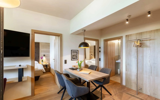 Emma Deluxe Aparthotel