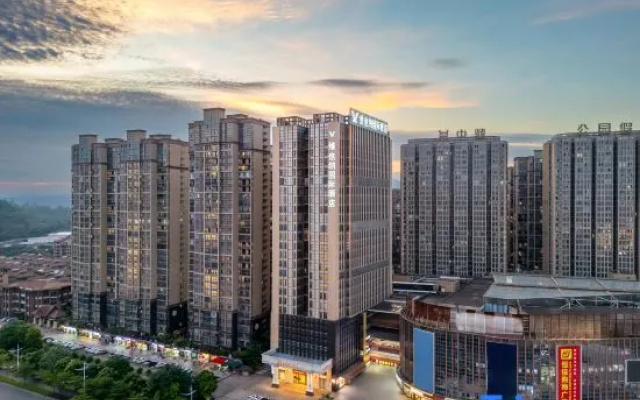 Vienna International Hotel (Yulin Zhongding Park Holiday) – Outside – Yulin