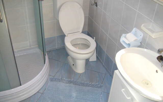 Studio apartment Lado - 230 m from sea: SA1 Muline, Island Ugljan