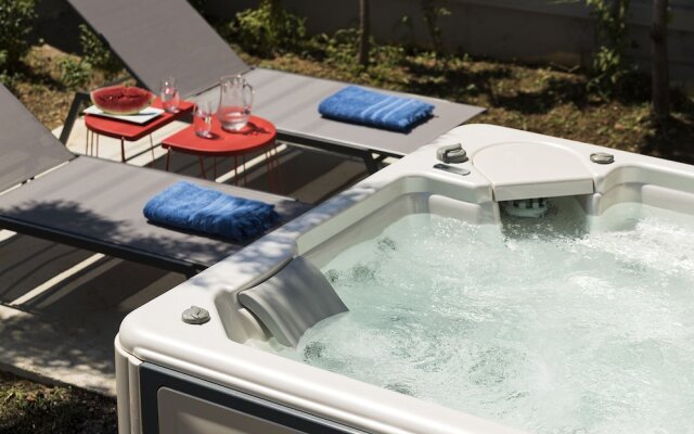 Luxurious Sea view House With Spa & Garden