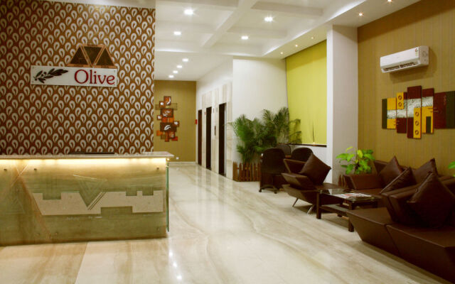 OYO Flagship 15614 Hotel Olive KEM Hospital