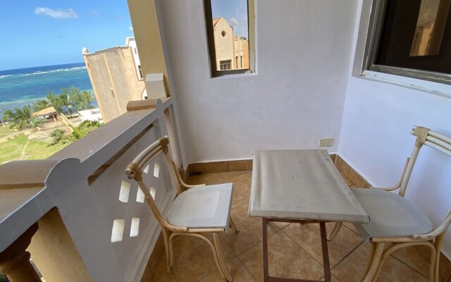 Lux Suites Shanzu Beachfront Apartments