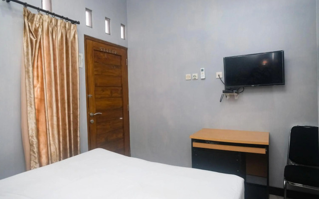 Super OYO 1226 Al Abror Homestay